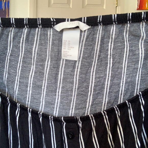 Striped off the shoulder top - Picture 4 of 4